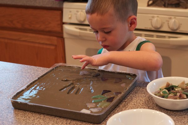 Pawprint Stepping Stone Mold - Garden Molds