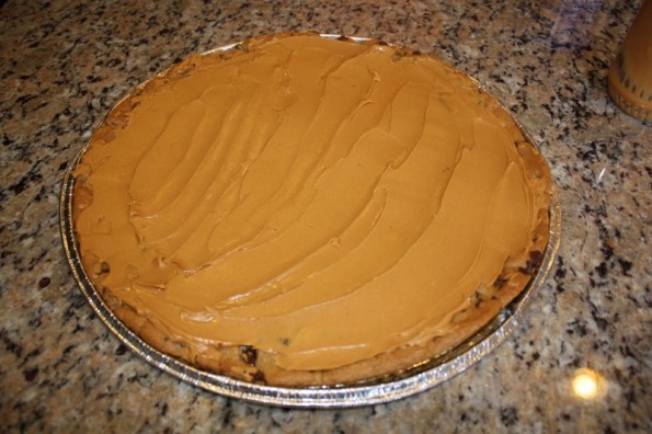 cookie cake with peanut butter