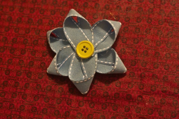pinwheel bow with button