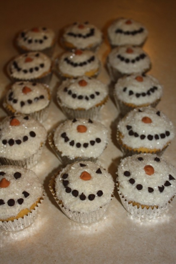 snowman cupcakes